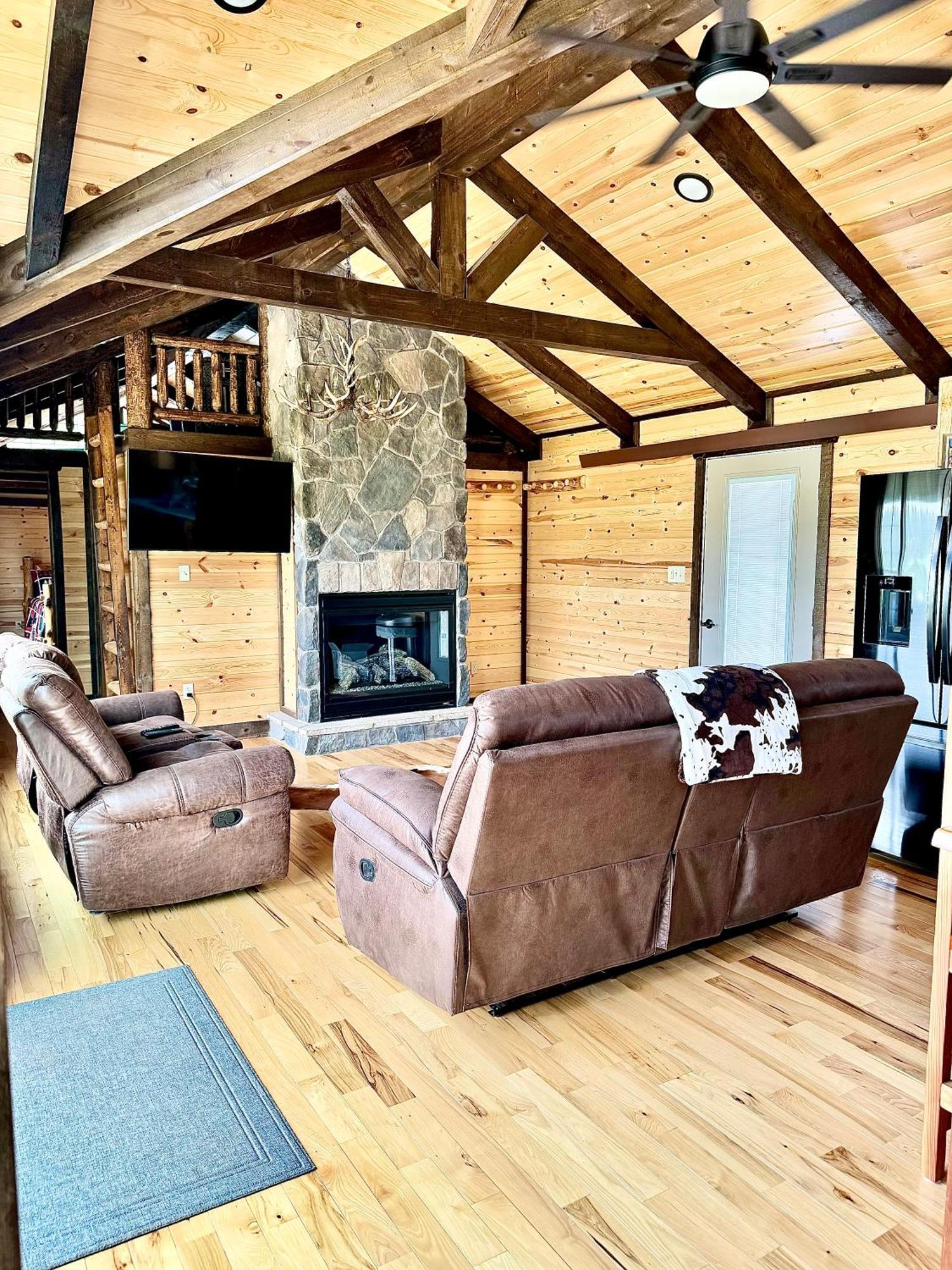 The Lodge At Devils Tower Eksteriør bilde
